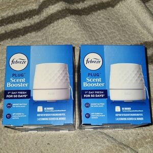 Febreze Plug Scent Booster in Blue and White